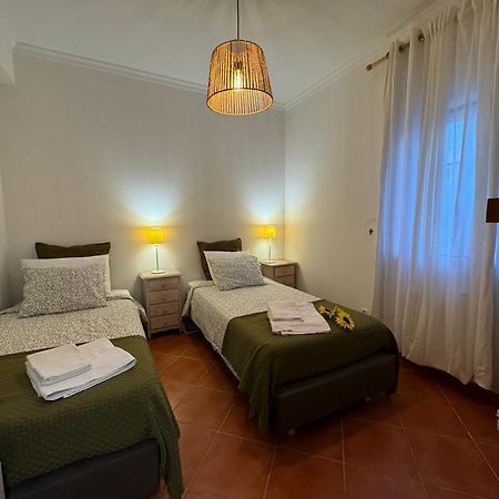 Quarto Duplo Com Terraco E Casa De Banho Privativa - Em Casa De Praia Em Almograve - Trilho Dos Pescadores Exterior foto